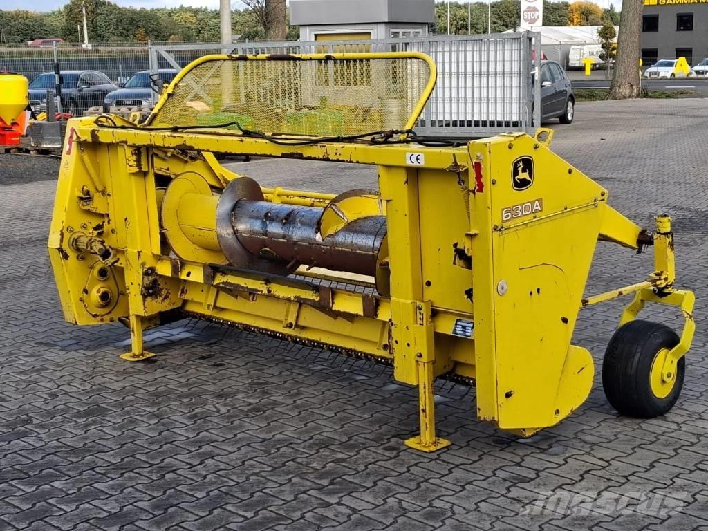John Deere 630 A Strojevi za krmu na vlastiti pogon