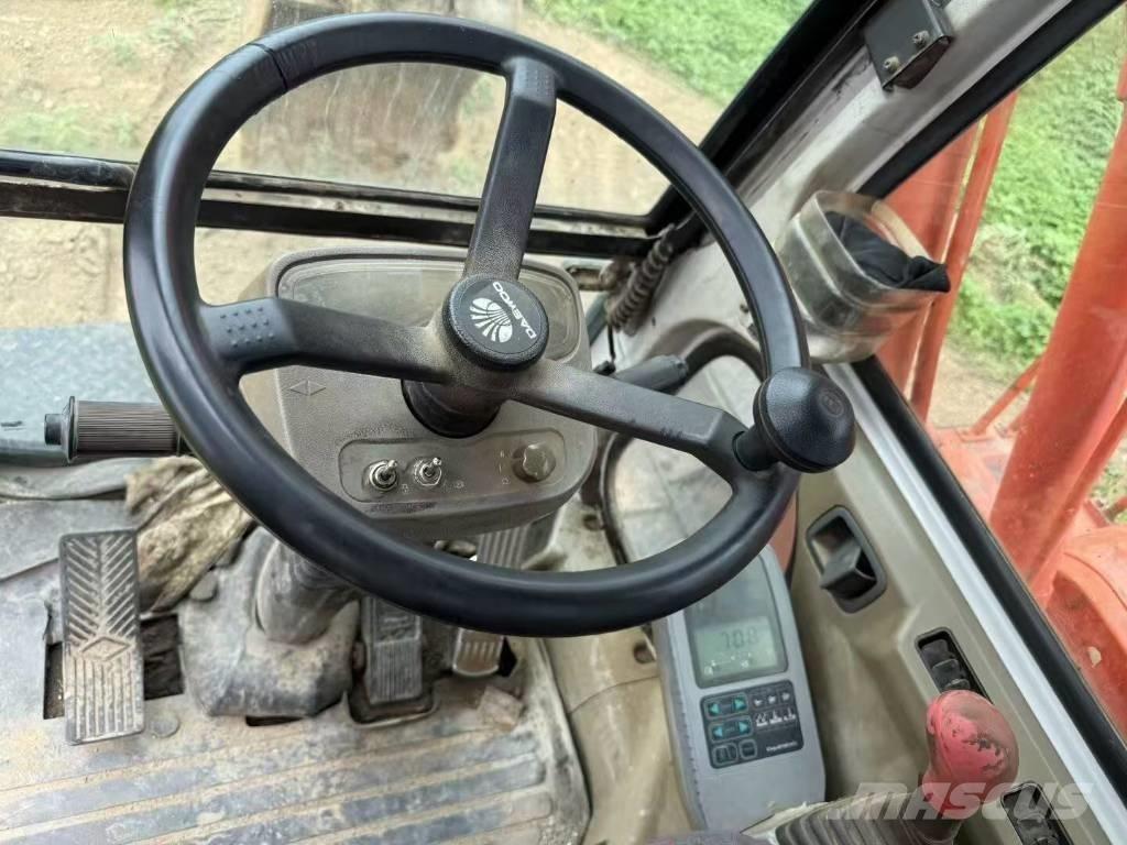 Doosan DH 150 W-7 Bageri na kotačima