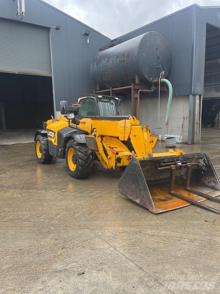 JCB 535 V 140 Teleskopski viličari