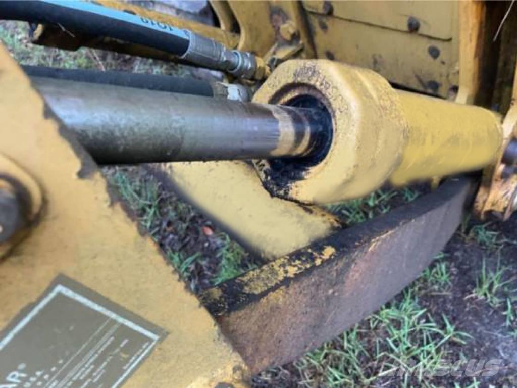 CAT D 5 G Buldožeri gusjeničari