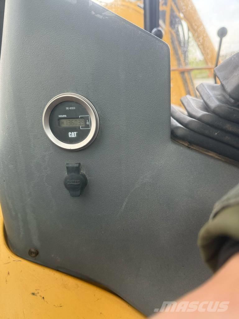 CAT 428 C Utovarni rovokopači