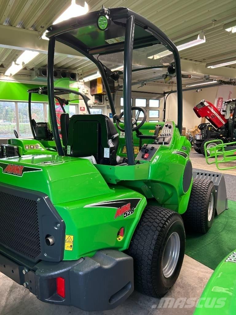 Avant 528 Skid steer mini utovarivači