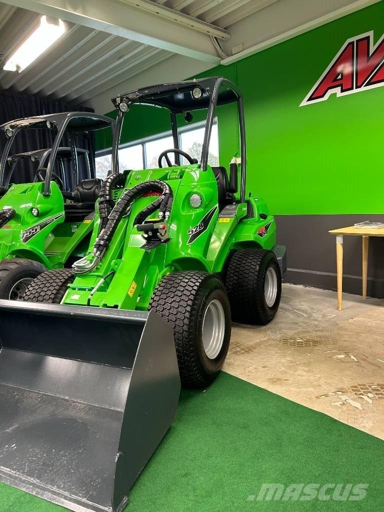 Avant 528 Skid steer mini utovarivači