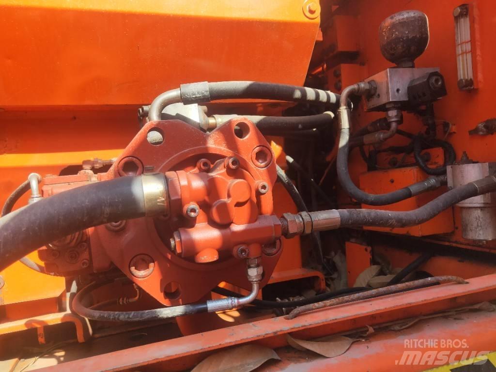 Doosan DH220LC-7 Bageri gusjeničari