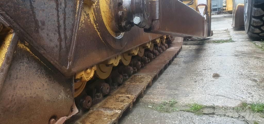 CAT D 6 T XL Buldožeri gusjeničari