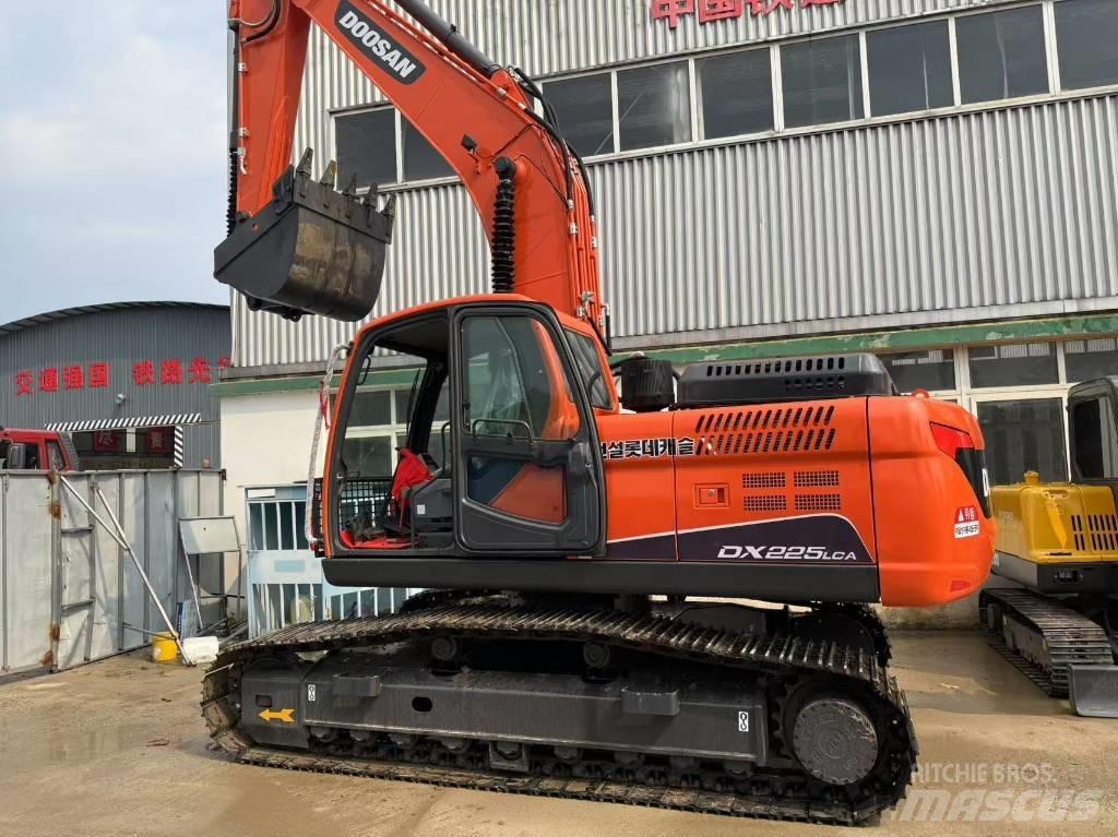 Doosan DX 225 LCA Bageri gusjeničari