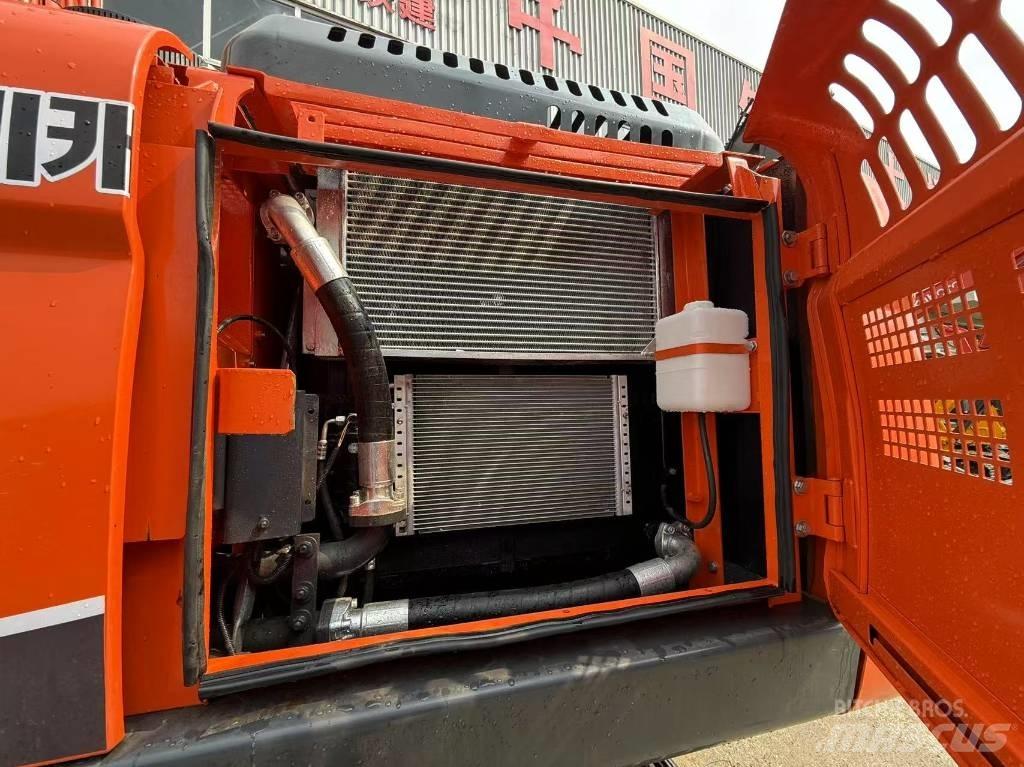 Doosan DX 225 LCA Bageri gusjeničari