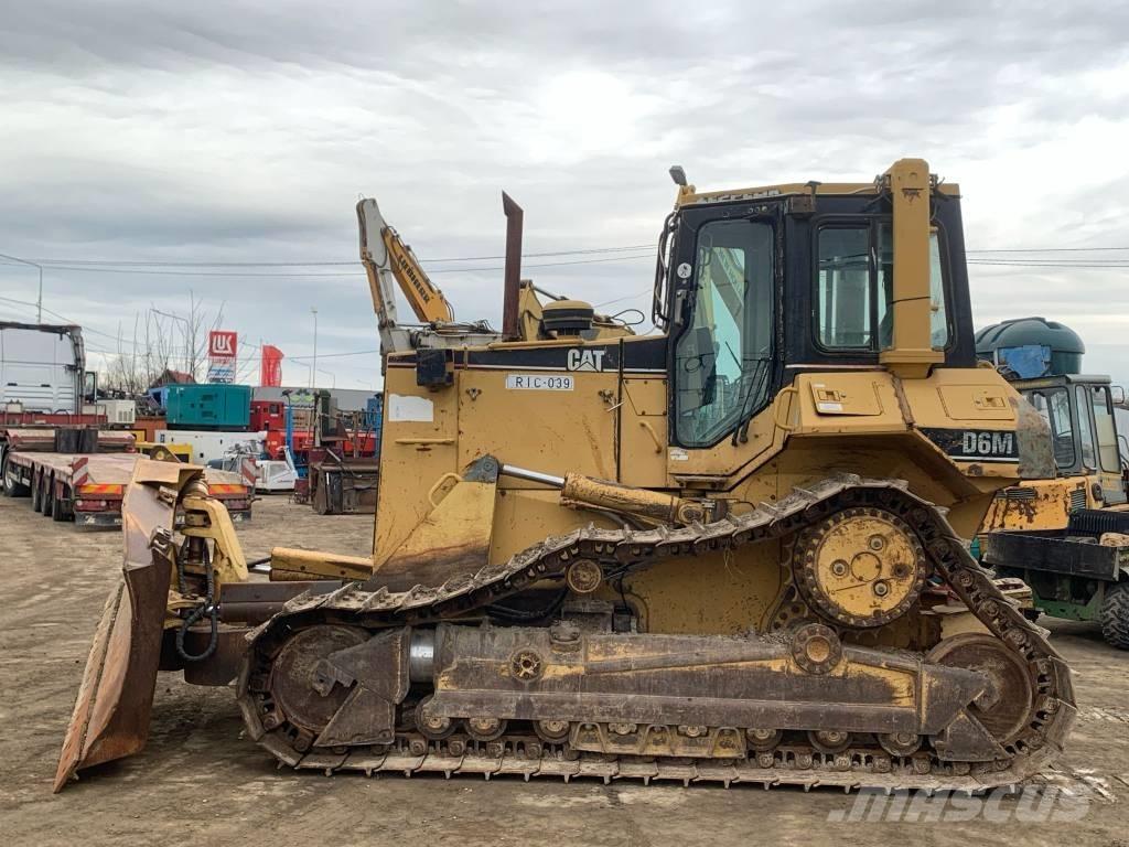 CAT D 6 M XL Buldožeri gusjeničari
