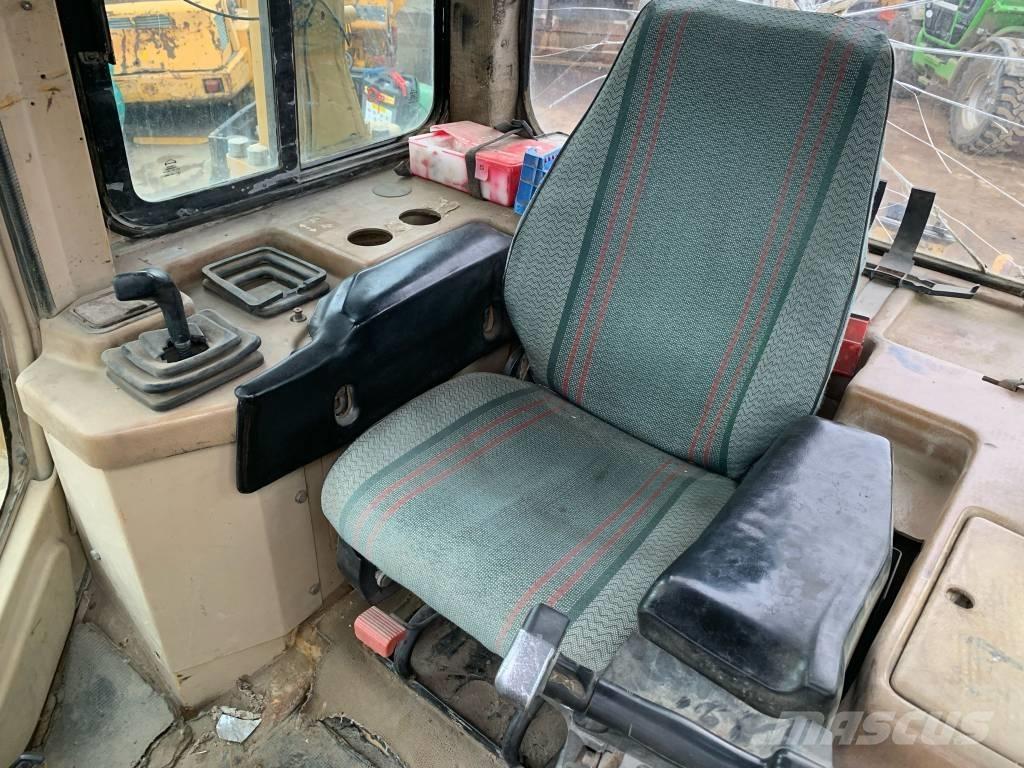 CAT D 6 M XL Buldožeri gusjeničari