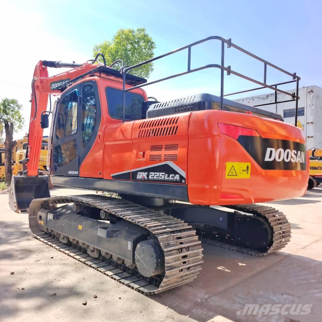 Doosan DX 225 LC Bageri gusjeničari