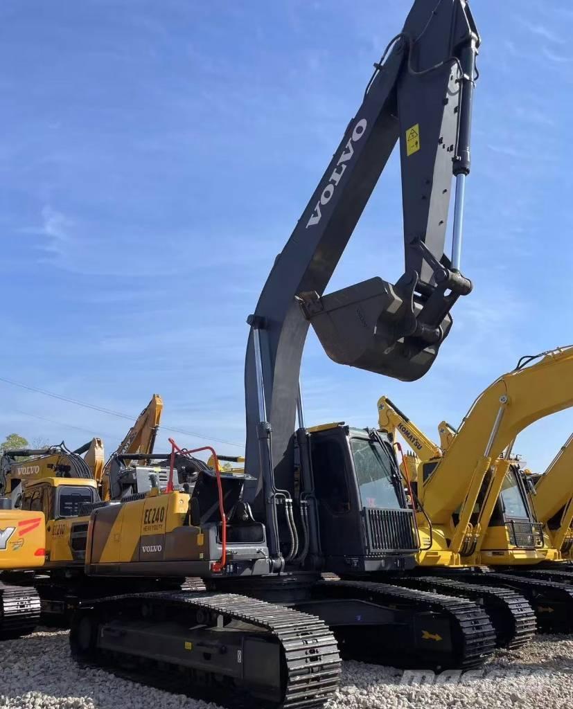 Volvo EC 240 Bageri gusjeničari