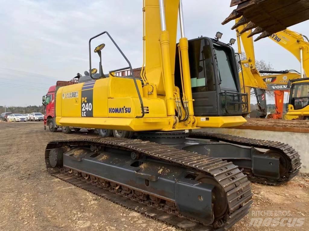 Komatsu 240LC-8 Bageri gusjeničari