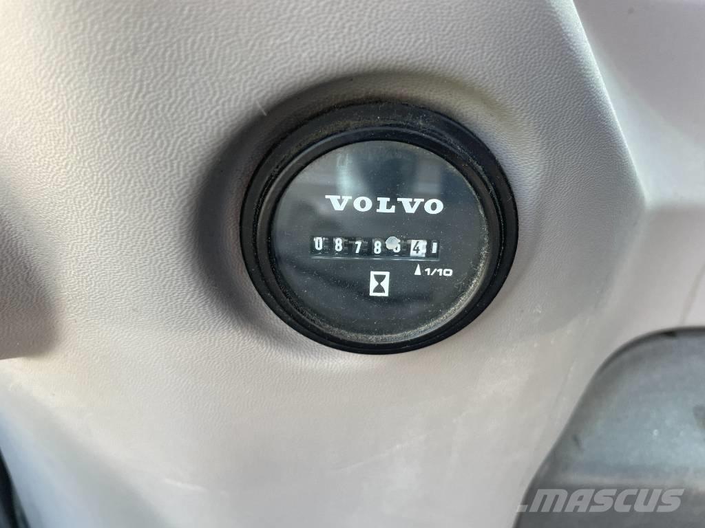 Volvo ECR235EL Bageri gusjeničari