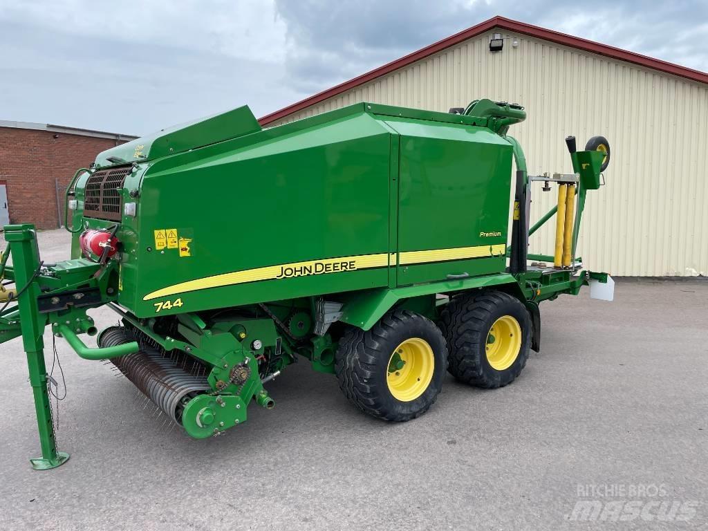 John Deere 744 H Rolo balirke