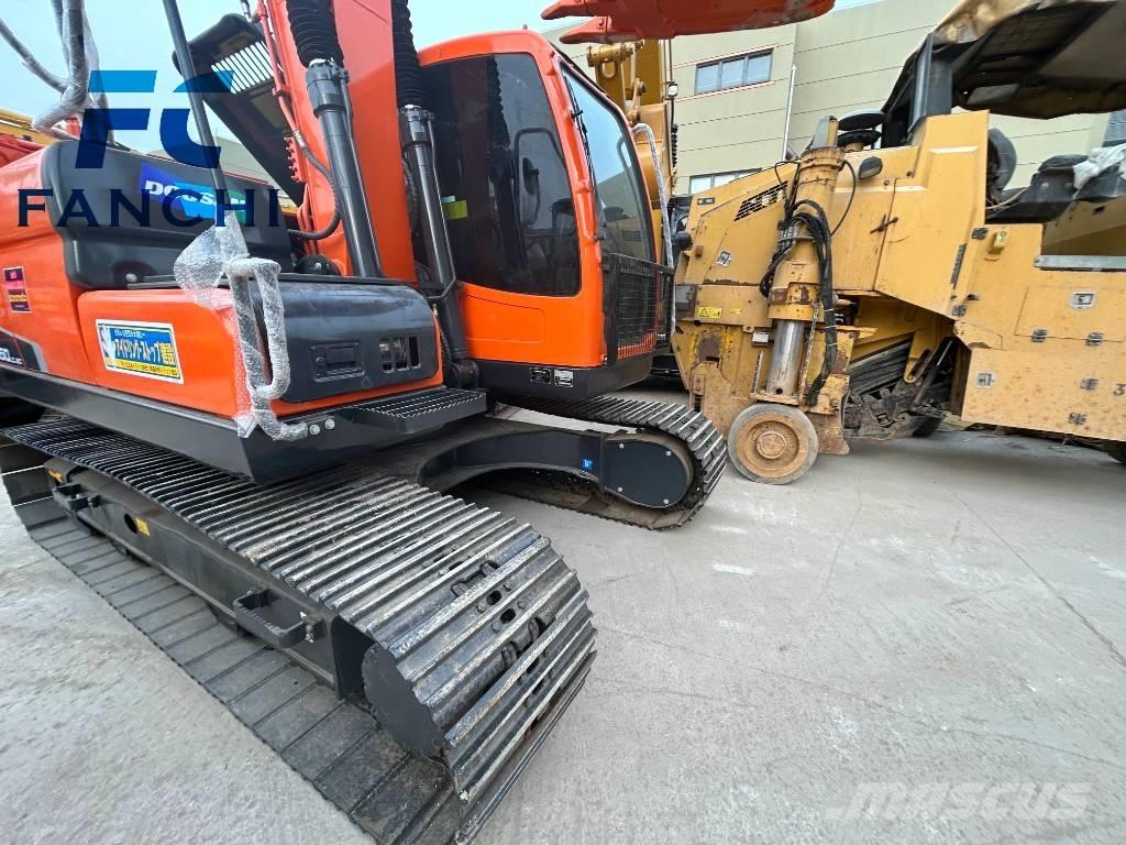 Doosan dx150 Bageri gusjeničari