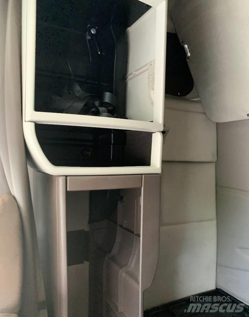 Volvo VNL 42 670 Traktorske jedinice