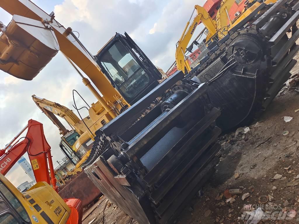 CAT 320 C Amfibijski bageri