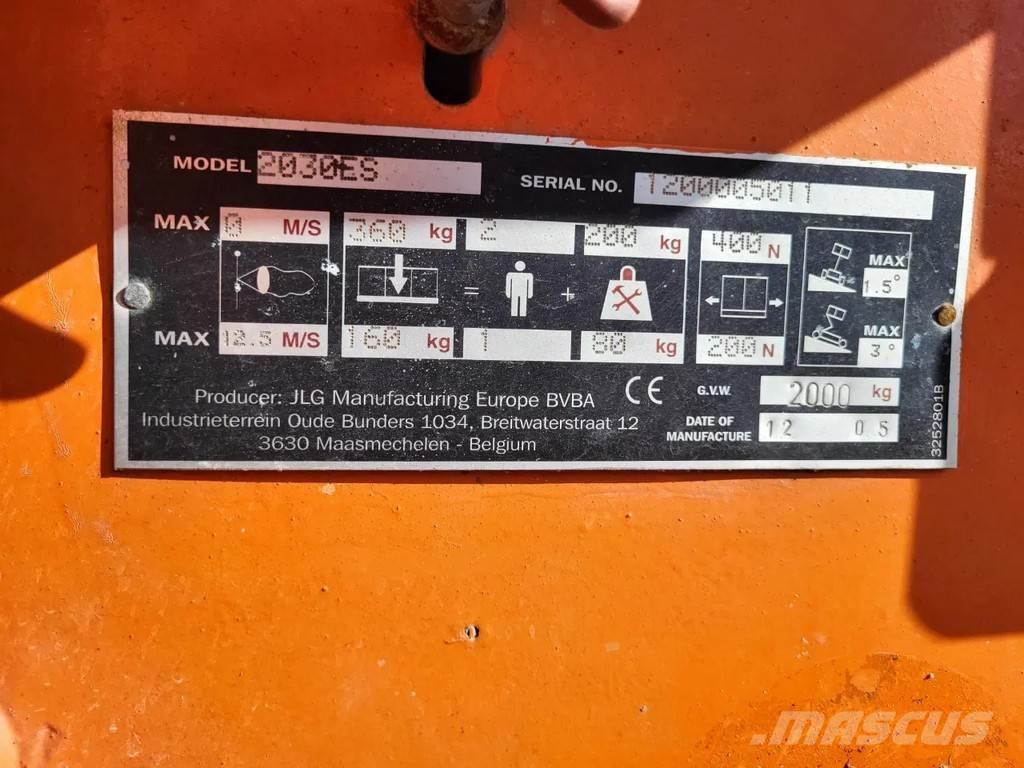 JLG 2030ES Škaraste platforme