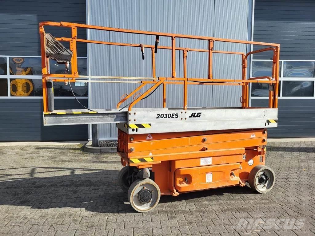 JLG 2030ES Škaraste platforme
