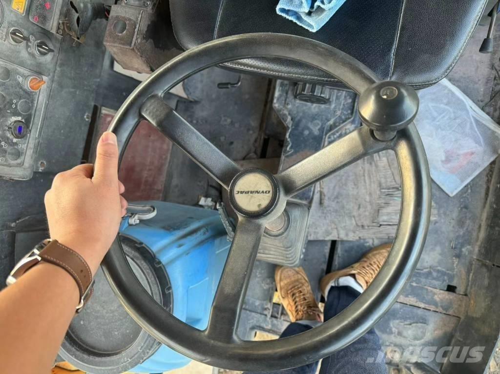 Dynapac CC422 Valjci sa dvojnim bubnjem