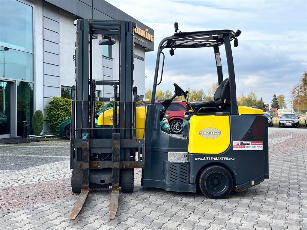 Aisle-Master 15NE Viličar za uske prolaze