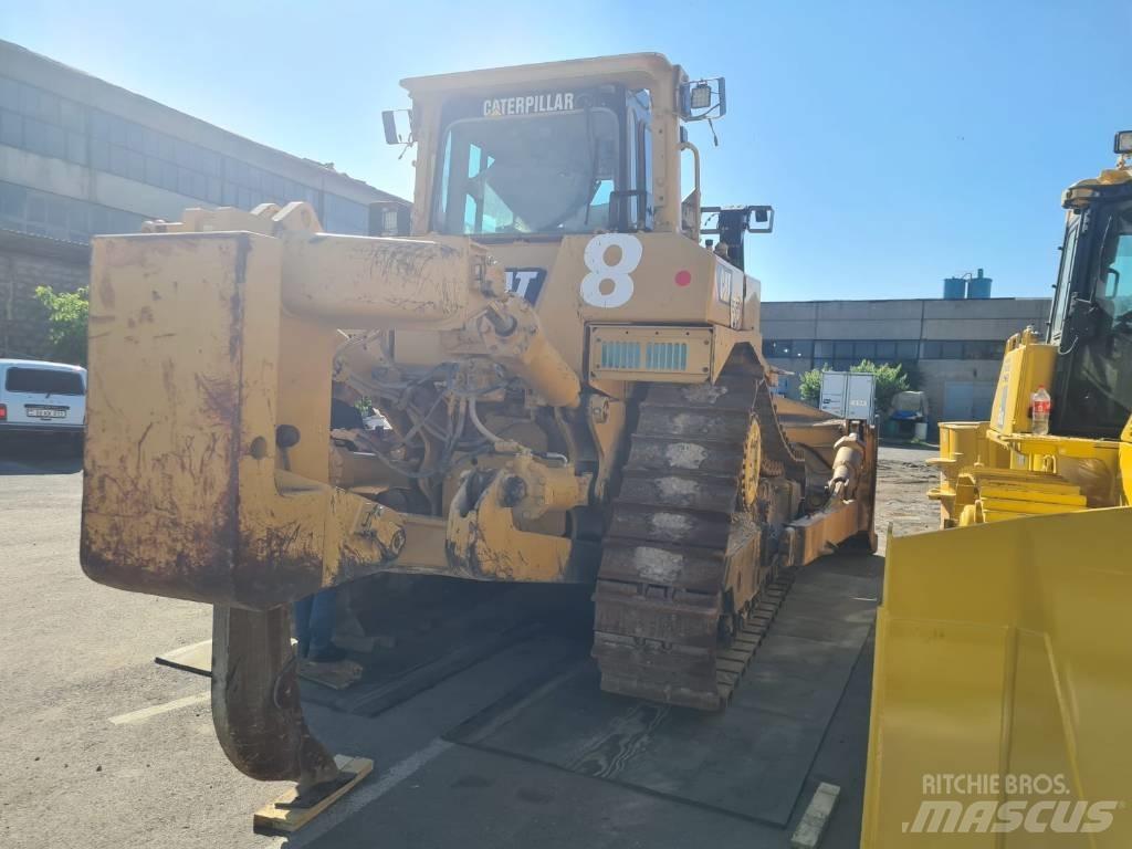 CAT D8R Buldožeri gusjeničari