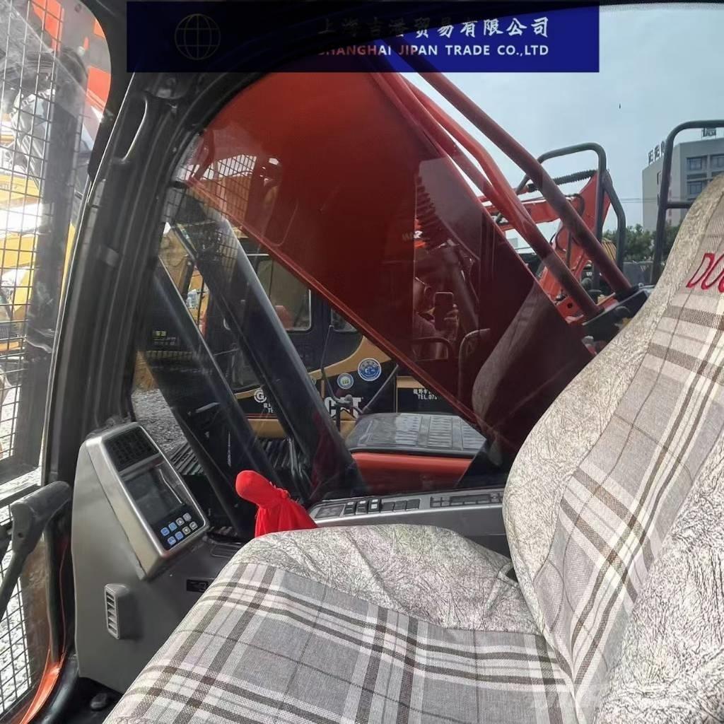 Doosan DX 300 LC Bageri gusjeničari