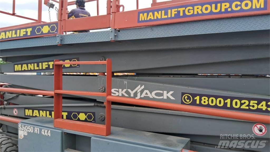 SkyJack 9250RT Škaraste platforme