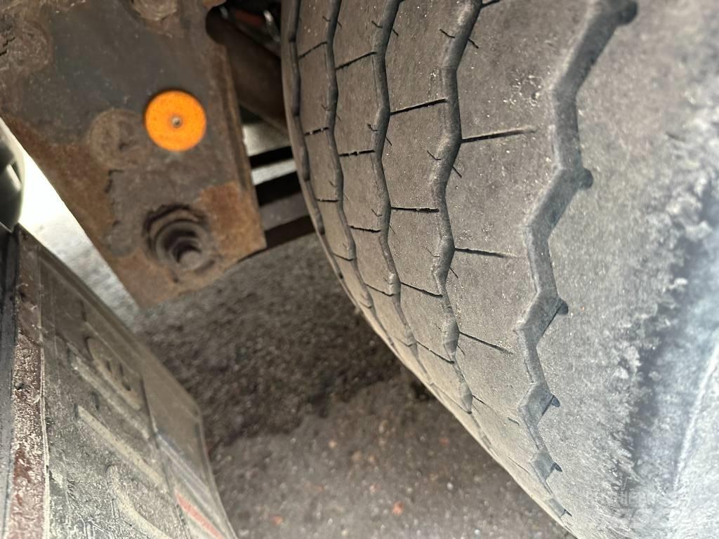 Krone SDP 27 MEGA Poluprikolice sa ceradom