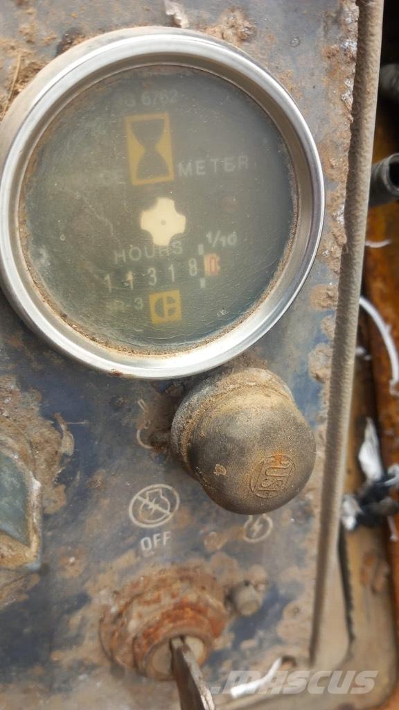 CAT 953 Utovarivači gusjeničari