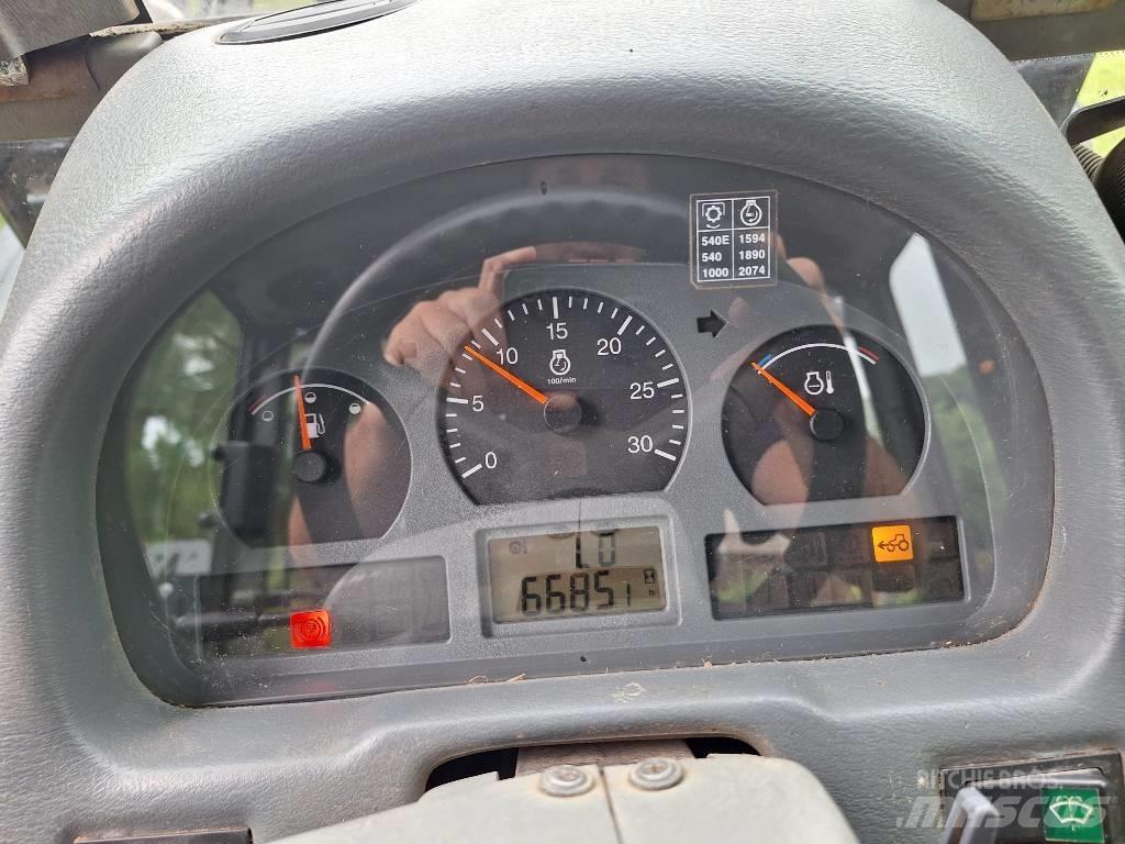 Valtra A 95 Traktori