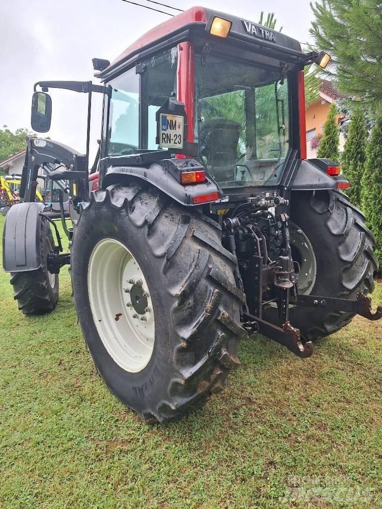 Valtra A 95 Traktori