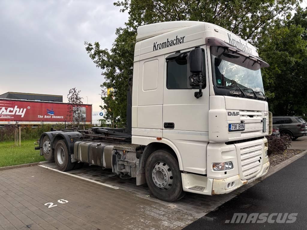 DAF XF 105 Rol kiper kamioni s kukama za dizanje