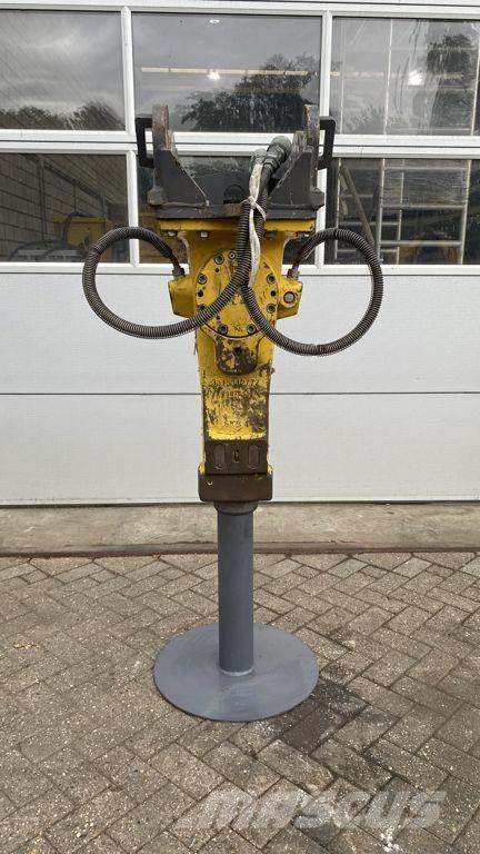 Epiroc SB452 Čekići