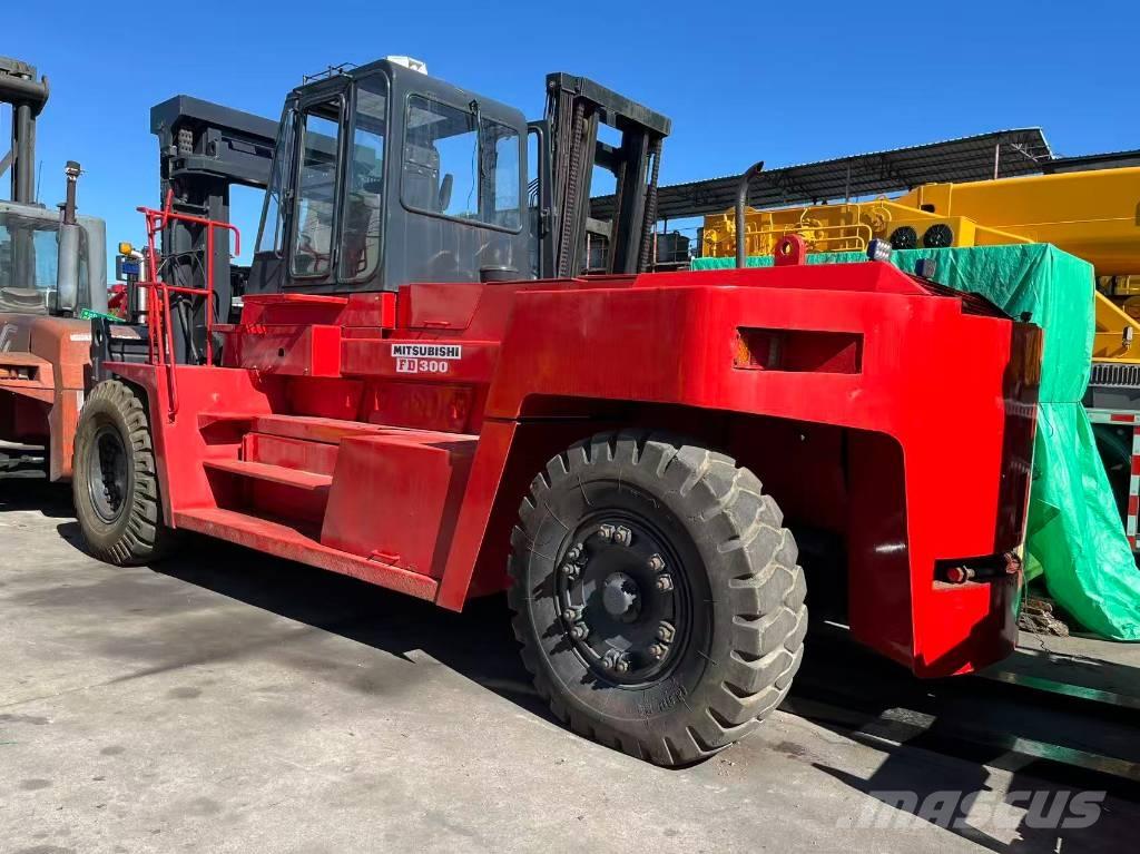 Mitsubishi FD 30 T Dizelski viličari