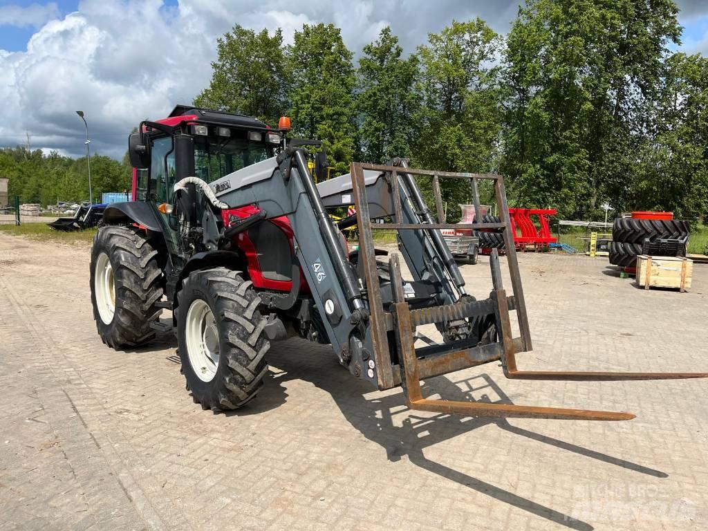 Valtra A 93 Traktori