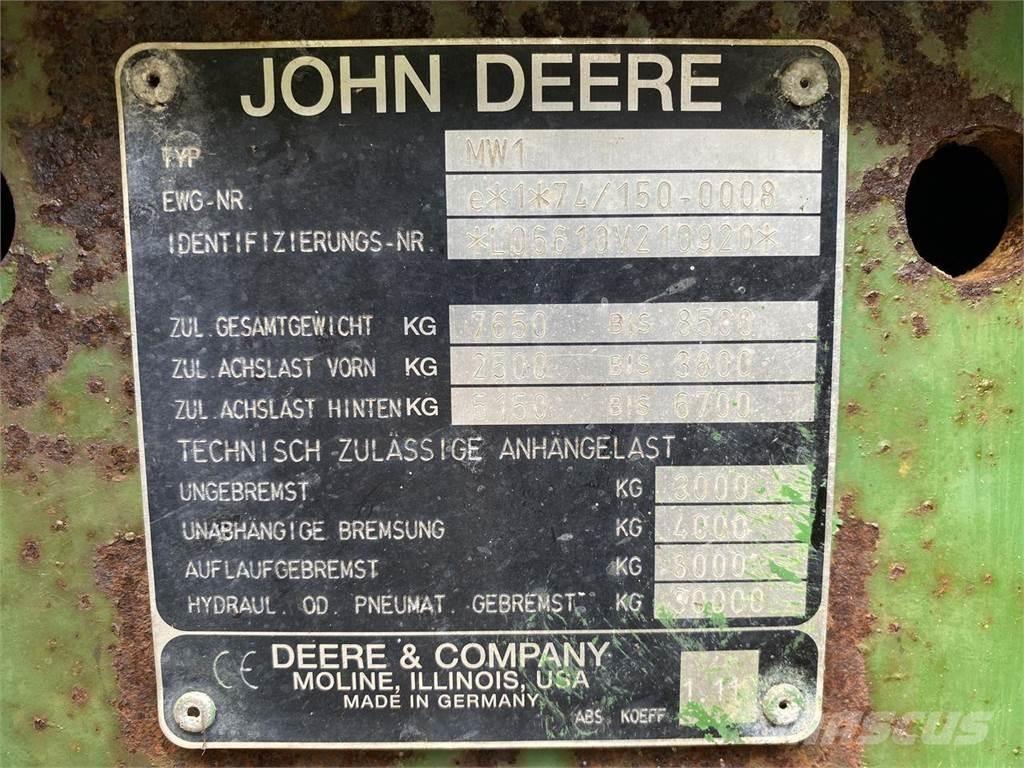 John Deere 6610 Traktori