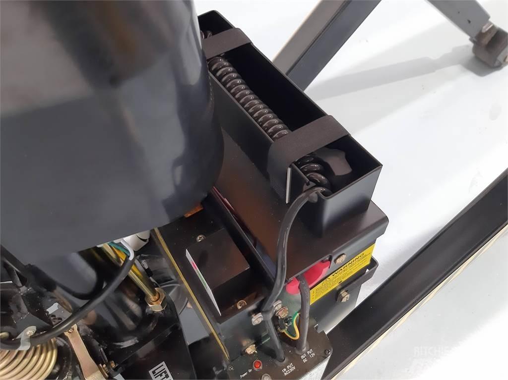  EHLT1500B Nisko podizni električni viličar