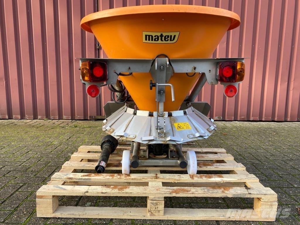 Matev SPR-H/M 125 Priključci kompaktnog traktora