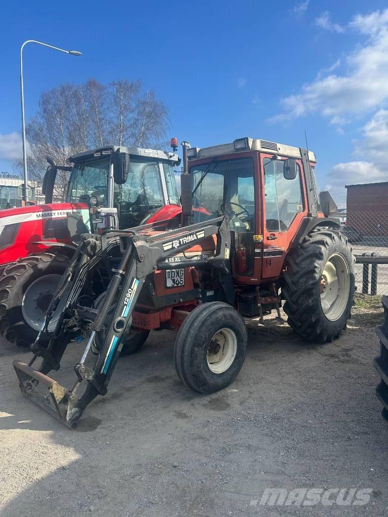 International 685 XL Traktori