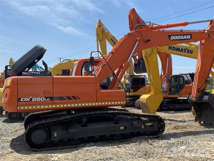 Doosan DX 260LC Bageri gusjeničari