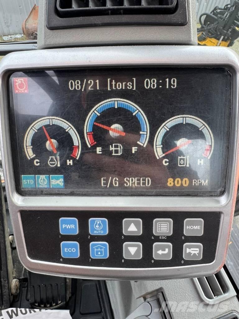 Doosan DX 140 W Bageri na kotačima