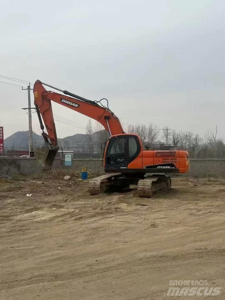 Doosan DX225LC-9C Bageri gusjeničari