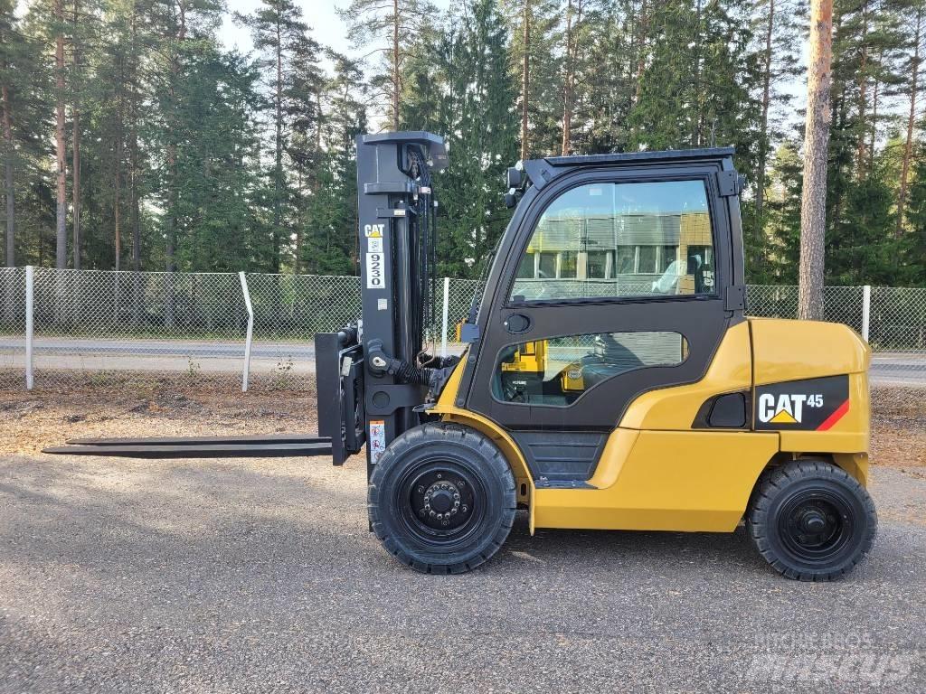 CAT DP45NB Dizelski viličari
