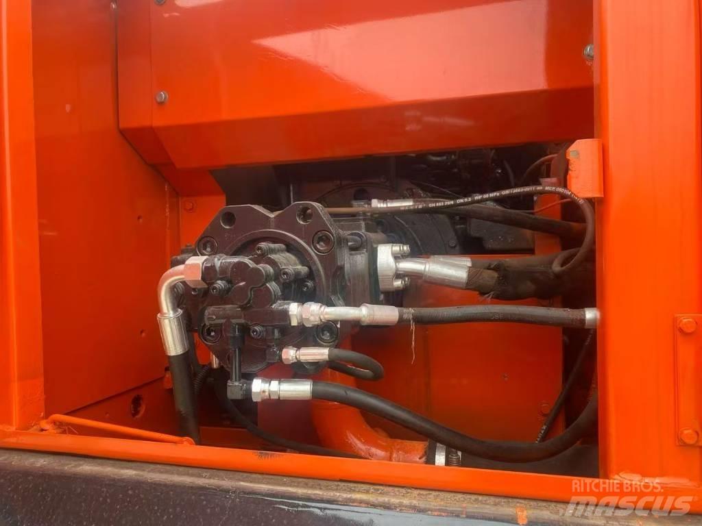 Doosan DX 225 LC Bageri gusjeničari
