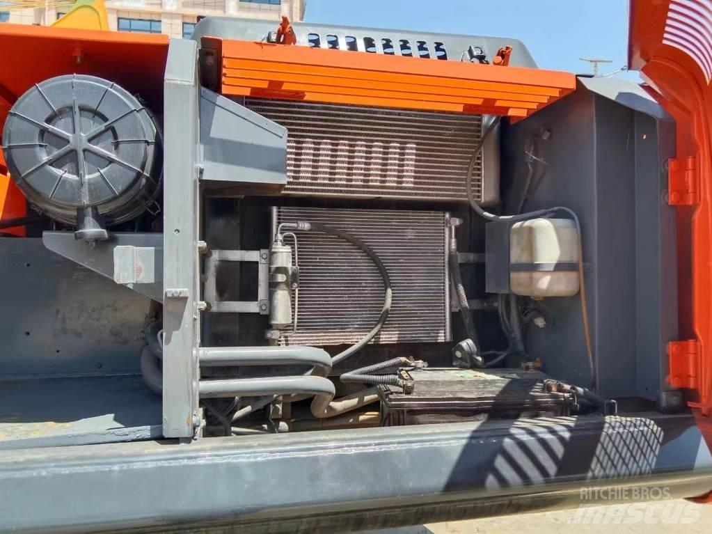 Hitachi ZX 240 Bageri gusjeničari