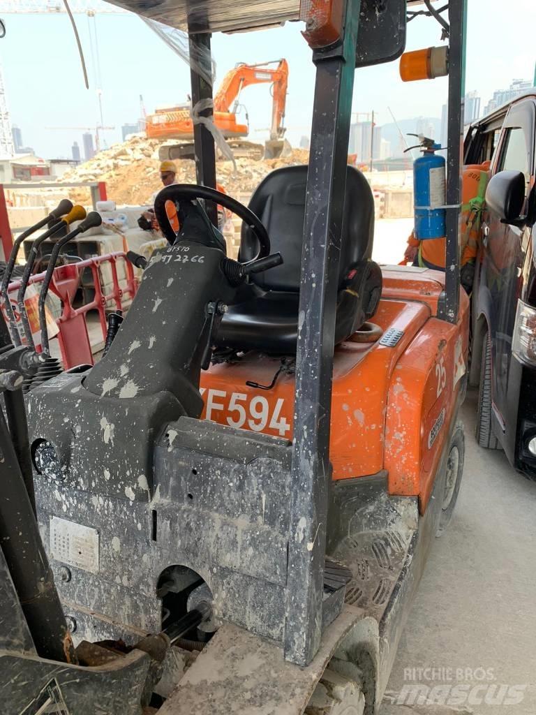 TCM Forklift FD25T4 Dizelski viličari