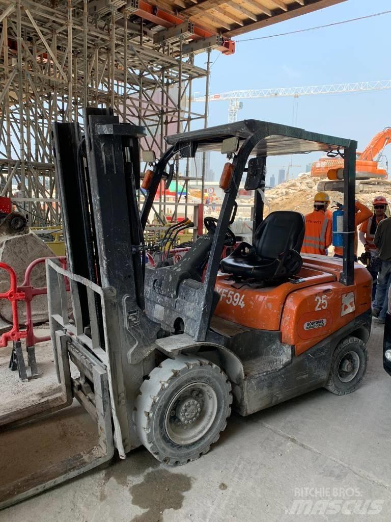 TCM Forklift FD25T4 Dizelski viličari