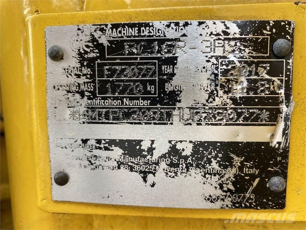 Komatsu PC16R-3HS Bageri na kotačima