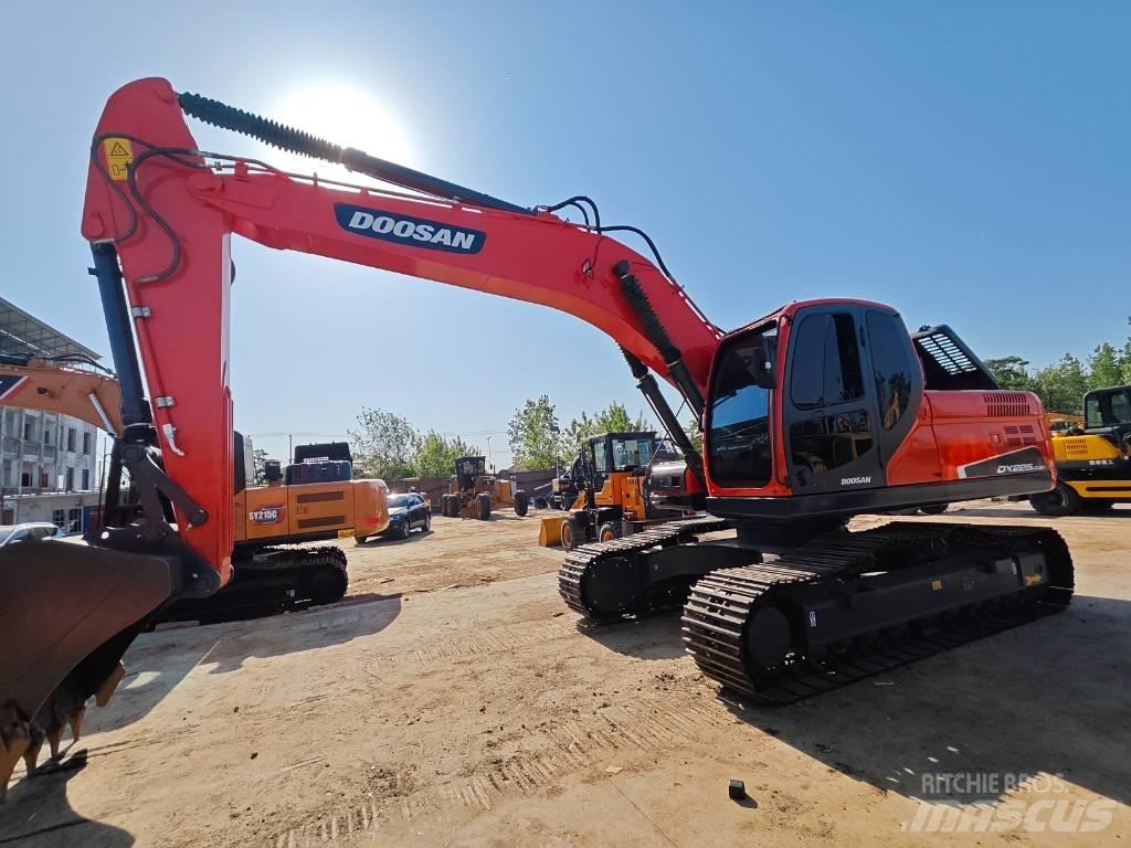 Doosan DX 225 LC Bageri gusjeničari